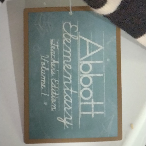 Very Nice New With Tags Long Sleeve Sweater (Women's Size Medium) - Picture 5 of 12